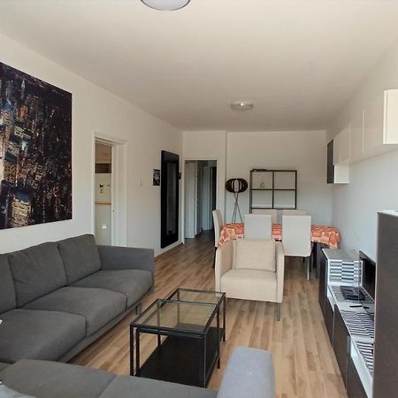 5 Min To The Beach Holiday Shared Apartment Incl Netflix - Private Room In 3 Bdr Apt Larnaca Ngoại thất bức ảnh
