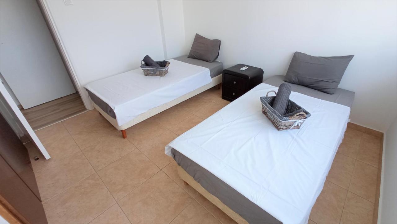 5 Min To The Beach Holiday Shared Apartment Incl Netflix - Private Room In 3 Bdr Apt Larnaca Ngoại thất bức ảnh